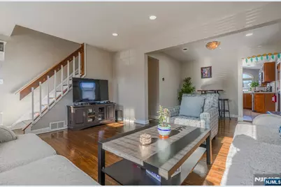 44 South Drive, Rochelle Park Township, NJ 07662 - Photo 4