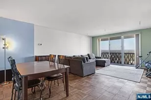 2000 Linwood Ave 17H, Fort Lee, NJ 07024 - Photo 4