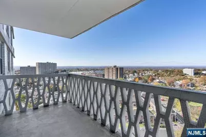 2000 Linwood Avenue 17H #17H, Fort Lee, NJ 07024 - Photo 20