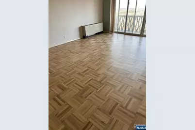 2000 Linwood Avenue 17H #17H, Fort Lee, NJ 07024 - Photo 8