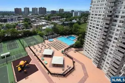 2000 Linwood Avenue 17H #17H, Fort Lee, NJ 07024 - Photo 26