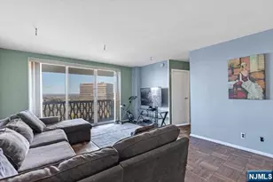 2000 Linwood Ave 17H, Fort Lee, NJ 07024 - Photo 6