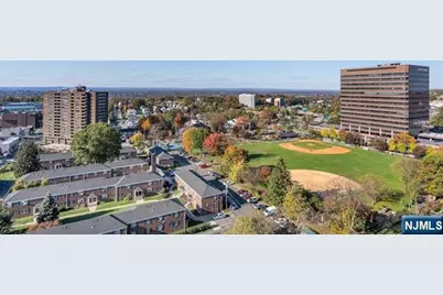 2000 Linwood Avenue 17H #17H, Fort Lee, NJ 07024 - Photo 1