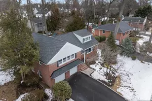 922 Wildwood Rd, Oradell, NJ 07649 - Photo 4