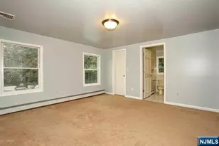44 Chamberlain Ave 2nd Floor, Elmwood Park, NJ 07407 - Photo 10