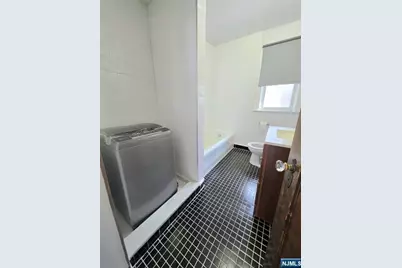 465 Oakdene Avenue 2Fl #2FL, Cliffside Park, NJ 07010 - Photo 6