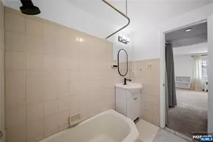1244 Inwood B, Fort Lee, NJ 07024 - Photo 16
