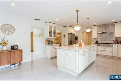 18 Cedar Court, Closter, NJ 07624 - Photo 8