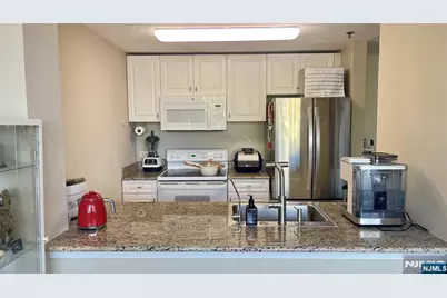 100 Old Palisade Road 1813 #1813, Fort Lee, NJ 07024 - Photo 4