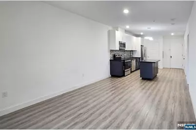 211 Baldwin Avenue 403 #403, Jersey City, NJ 07306 - Photo 24