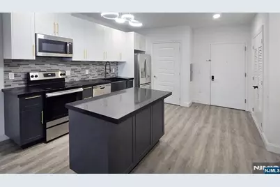 211 Baldwin Avenue 403 #403, Jersey City, NJ 07306 - Photo 20