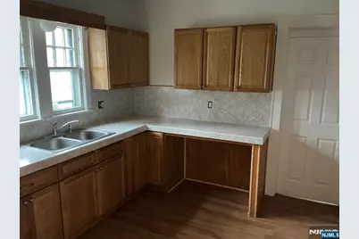 126 W Hudson Avenue 2A #2A, Englewood, NJ 07631 - Photo 6