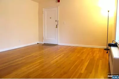 2320 Linwood Avenue 1F #1F, Fort Lee, NJ 07024 - Photo 4