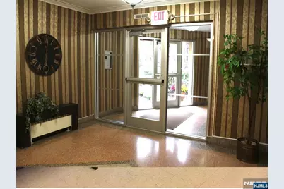 2320 Linwood Avenue 1F #1F, Fort Lee, NJ 07024 - Photo 2
