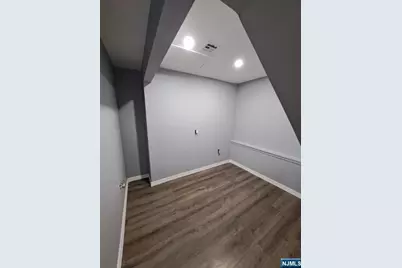 553 5th Avenue, Lyndhurst Township, NJ 07071 - Photo 10