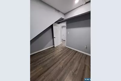 553 5th Avenue, Lyndhurst Township, NJ 07071 - Photo 8