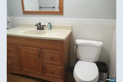 80 Carlton Avenue 2nd Fl #2nd fl, East Rutherford, NJ 07073 - Photo 14