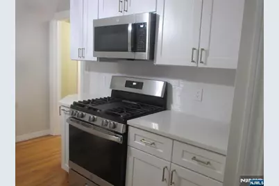 80 Carlton Avenue 2nd Fl #2nd fl, East Rutherford, NJ 07073 - Photo 10