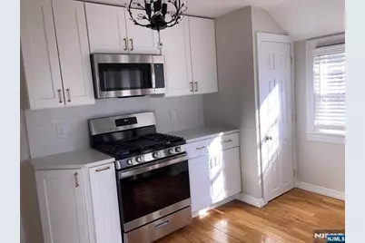 80 Carlton Avenue 2nd Fl #2nd fl, East Rutherford, NJ 07073 - Photo 10
