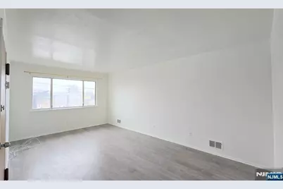 619 Sussex Street 3 #3, Harrison, NJ 07029 - Photo 2