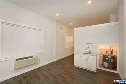 190 Rock 4 #4, Glen Rock, NJ 07452 - Photo 10