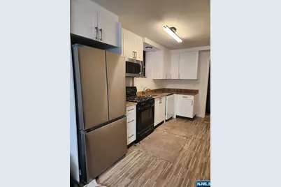 403 Anderson 7A #7A, Fairview, NJ 07022 - Photo 2