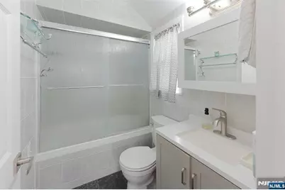 365 Rockledge Place, Teaneck Township, NJ 07666 - Photo 18