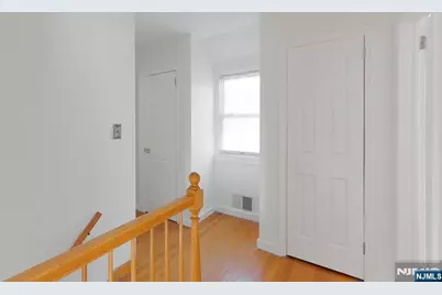 365 Rockledge Place, Teaneck Township, NJ 07666 - Photo 14