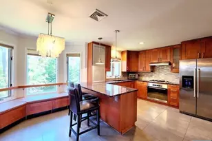 107 Roosevelt Pl, Palisades Park, NJ 07650 - Photo 2