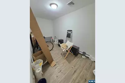 107 Roosevelt Place, Palisades Park, NJ 07650 - Photo 32