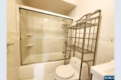 107 Roosevelt Place, Palisades Park, NJ 07650 - Photo 10