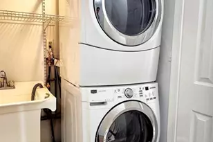 107 Roosevelt Pl, Palisades Park, NJ 07650 - Photo 18