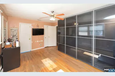 454 E Ridgewood Avenue, Paramus, NJ 07652 - Photo 22