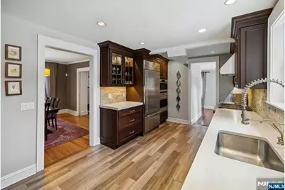 138 Chestnut Ridge Road, Saddle River, NJ 07458 - Photo 10