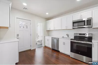 824 George Street 2nd Floor #2nd floor, Plainfield, NJ 07062 - Photo 8