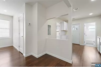 824 George Street 2nd Floor #2nd floor, Plainfield, NJ 07062 - Photo 2