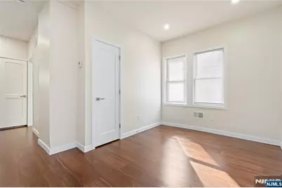 826 George Street 2nd Floor #2nd Floor, Plainfield, NJ 07062 - Photo 4