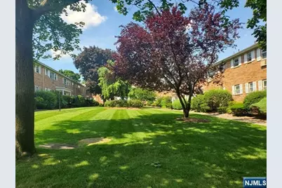 2-18 Virginia Drive B #B, Fair Lawn, NJ 07410 - Photo 2