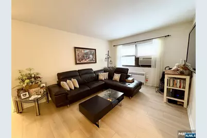 3071 Edwin 2B #2B, Fort Lee, NJ 07024 - Photo 12