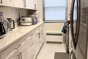 3071 Edwin 2B, Fort Lee, NJ 07024 - Photo 2