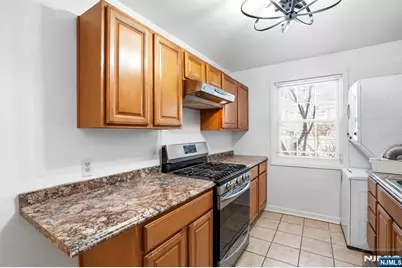 63 W Hudson B5 #B5, Englewood, NJ 07631 - Photo 2