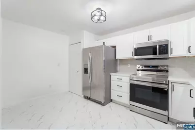 557 Ridge Lane 4220 #4220, Fort Lee, NJ 07024 - Photo 8