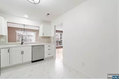 557 Ridge Lane 4220 #4220, Fort Lee, NJ 07024 - Photo 12