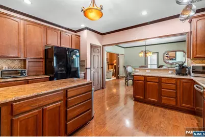 238 Park Avenue, Teaneck Township, NJ 07666 - Photo 14