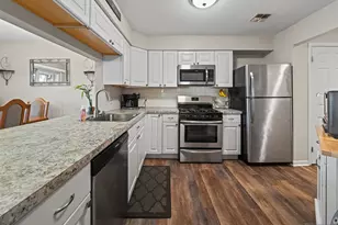 56 Quartz Ln 56, Paterson, NJ 07501 - Photo 8