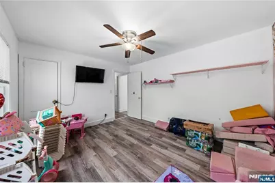 180 Beech Street, Belleville, NJ 07109 - Photo 20