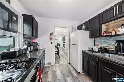 180 Beech Street, Belleville, NJ 07109 - Photo 10