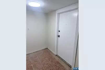 376 6th Street Br #BR, Newark, NJ 07107 - Photo 2