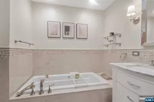 21 Grand Cove Way, Edgewater, NJ 07020 - Photo 24