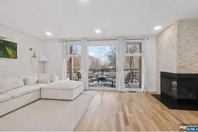 21 Grand Cove Way, Edgewater, NJ 07020 - Photo 10